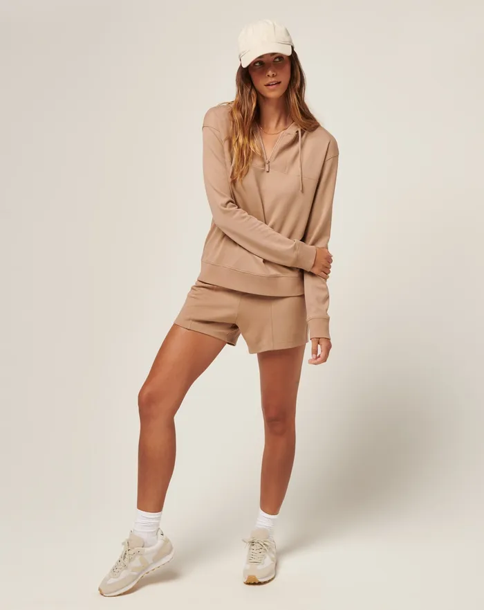 Women Shorts TravisMathew FRIDAY PONTE POCKET SHORT Natural