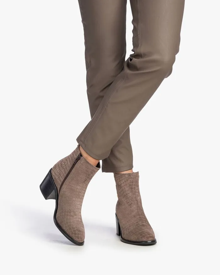 Ankle Boots Women Floris Van Bommel Chiusi 0202 Suede