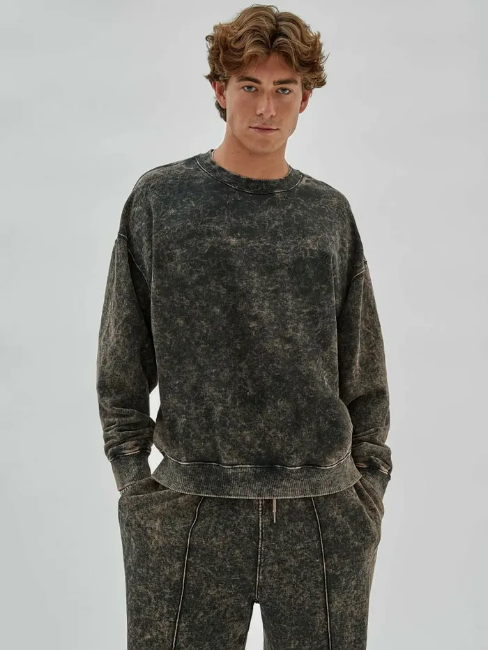 Hoodies and Sweaters GUESS Men GUESS Originals Acid Wash Crewneck Go Fleece Acid Wash Hoodies and Sweaters GUESS Men GUESS Originals Acid Wash Crewneck Go Fleece Acid Wash