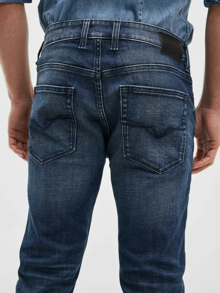 Jeans and Denim GUESS Men Regular Straight Jeans Inkwell Wash Jeans and Denim GUESS Men Regular Straight Jeans Inkwell Wash