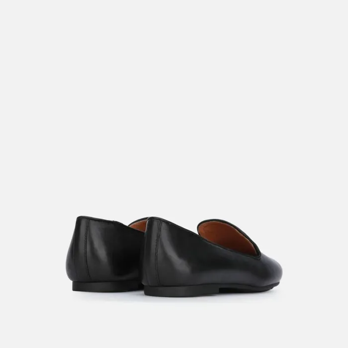Kenneth Cole Eugene Leather Loafer Flat Black Women Flats