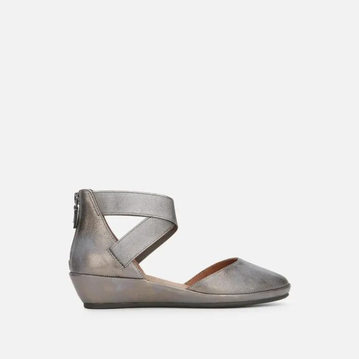 Kenneth Cole Noa Ankle Strap Wedge Pewter Women Flats