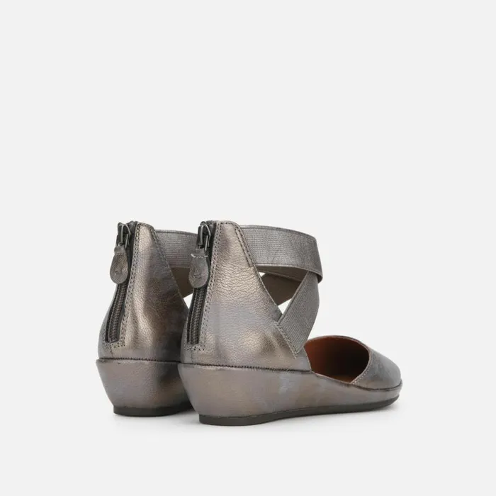 Kenneth Cole Noa Ankle Strap Wedge Pewter Women Flats