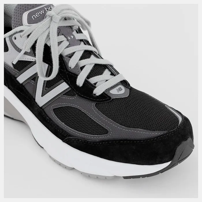 Lifestyle Women New Balance Made in USA 990v6 Black with White