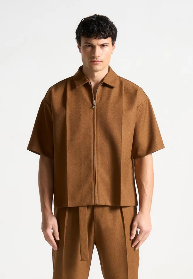 Men Manire De Voir Boxy Shirt With Crease Fawn