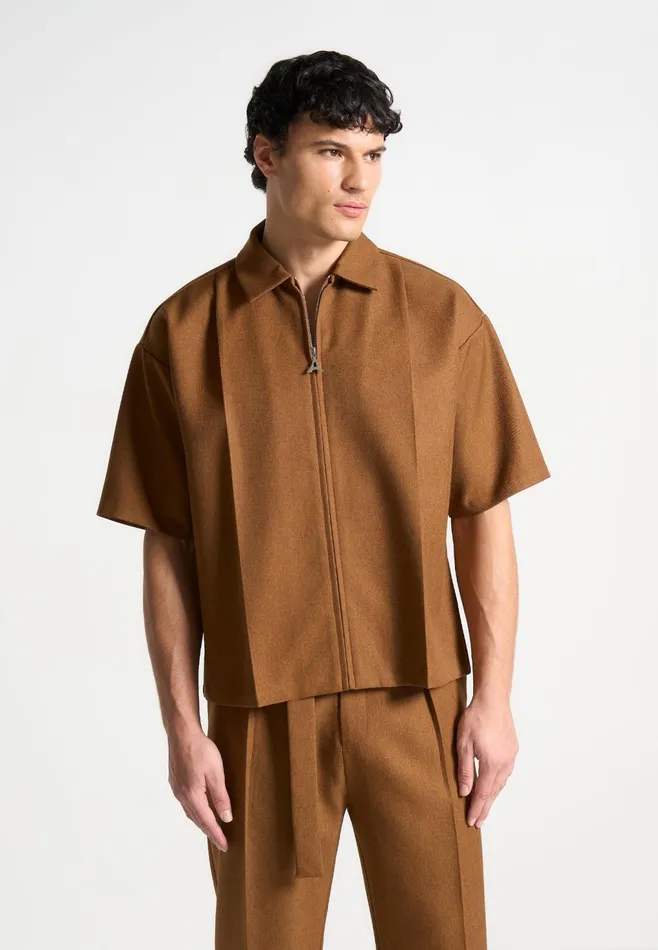 Men Manire De Voir Boxy Shirt With Crease Fawn
