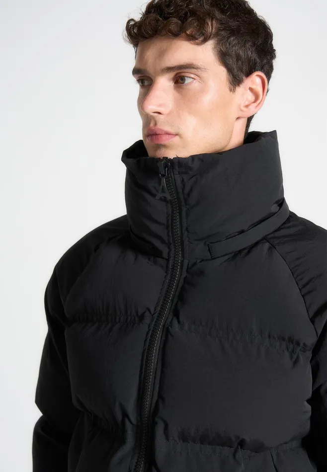 Men Manire De Voir Cropped Raglan Wrap Neck Puffer Jacket Black
