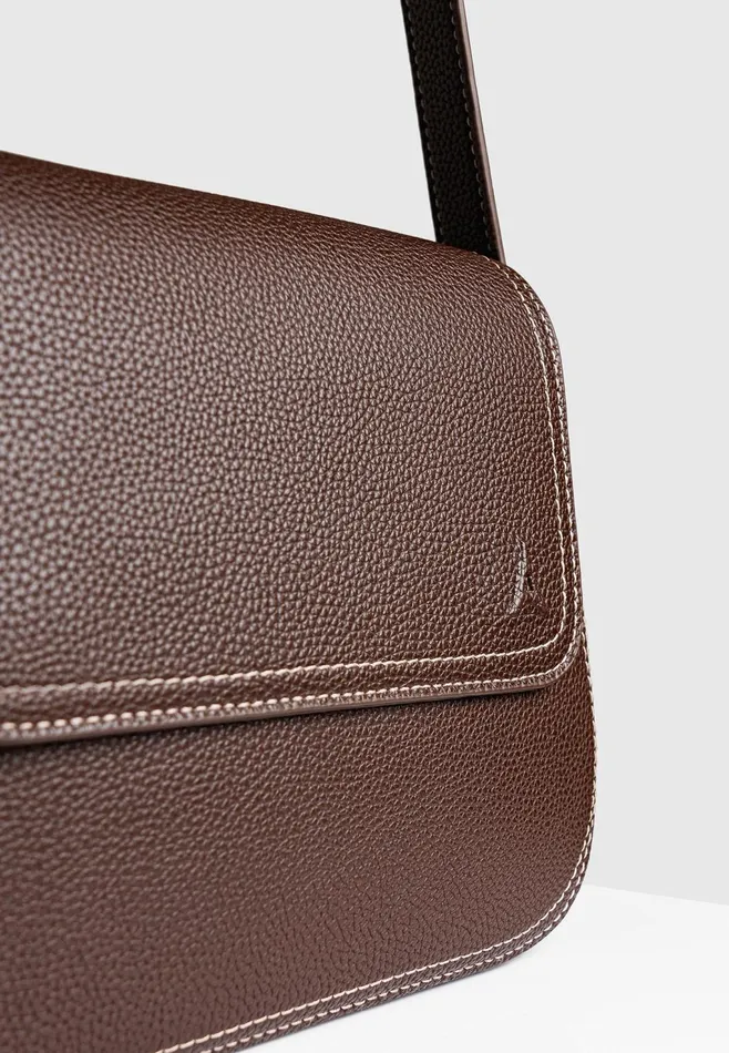 Men Manire De Voir Marseille Crossbody Bag Brown