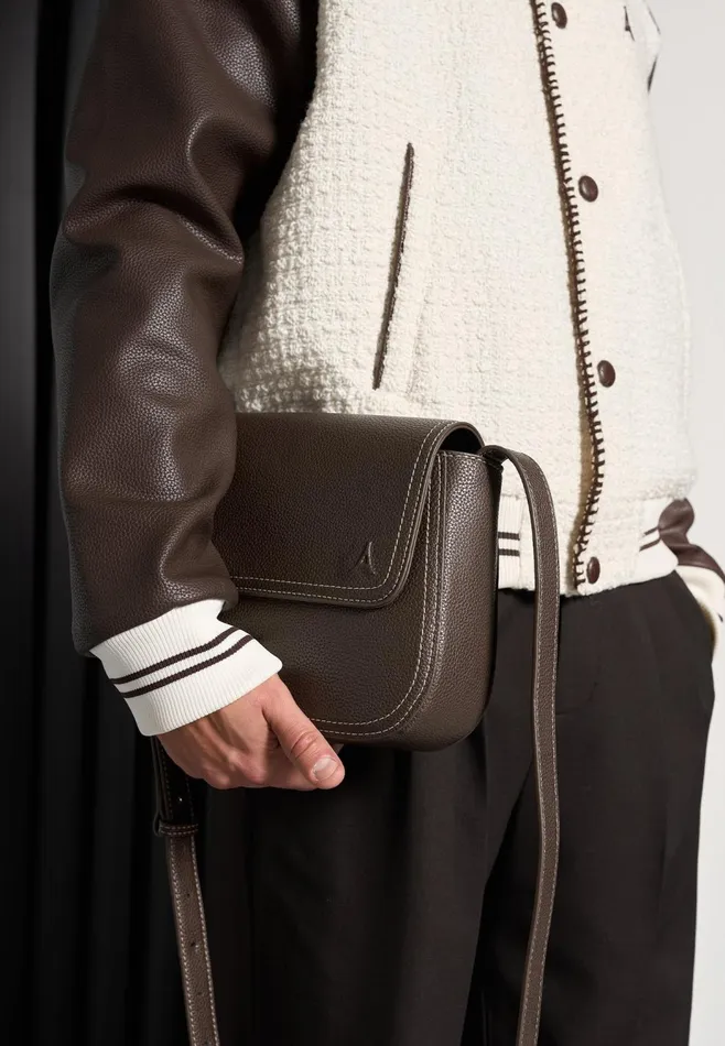 Men Manire De Voir Marseille Crossbody Bag Brown