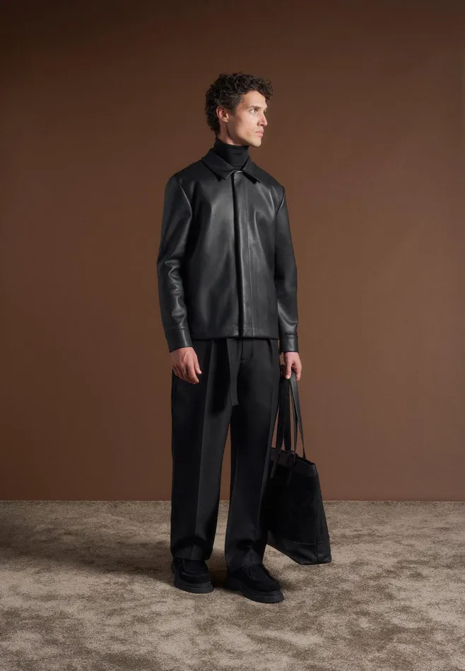 Men Manire De Voir Minimal Leather Shirt Black