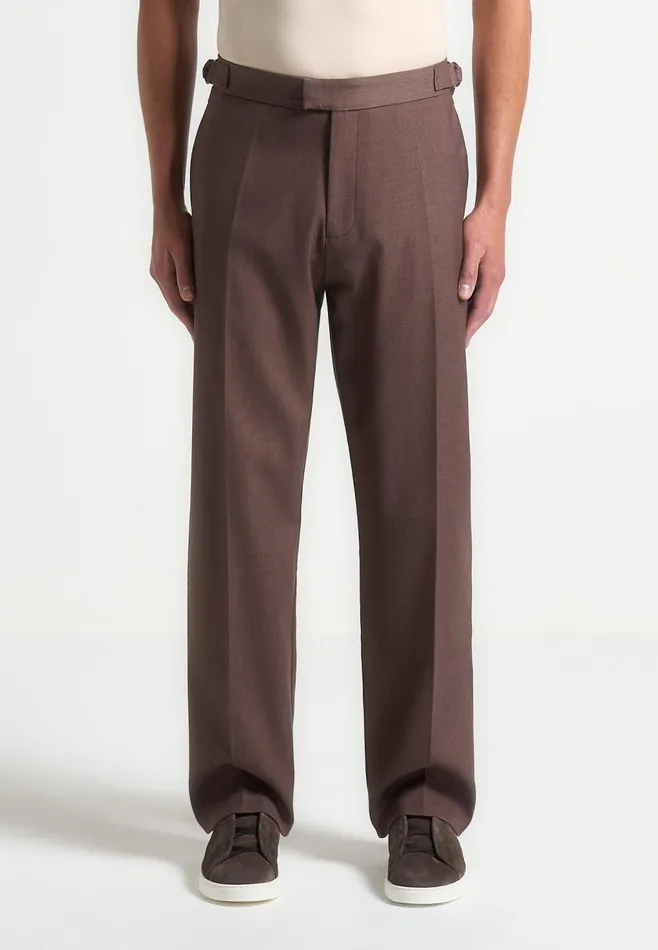 Men Manire De Voir Regular Fit Twill Pleated Tailored Trousers Brown