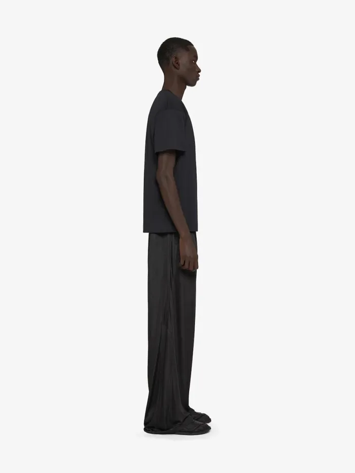 Men TShirts Givenchy 4G Stars Boxy Fit Tshirt In Cotton Black
