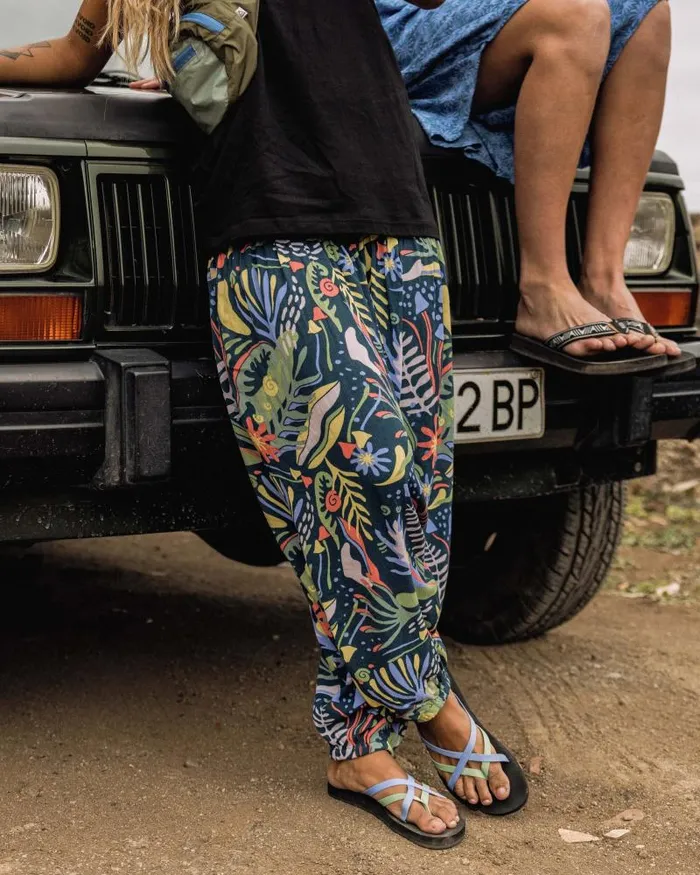 Passenger Bottoms Daylily Printed Loose Trouser Abstract Seaweed Tidal Blue Abstract Seaweed Tidal Blue 8211 Women Passenger Bottoms Daylily Printed Loose Trouser Abstract Seaweed Tidal Blue Abstract Seaweed Tidal Blue 8211 Women