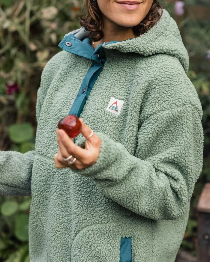 Passenger Tops Calla Hooded Recycled PolarLined Fleece Pistachio Pistachio 8211 Women
