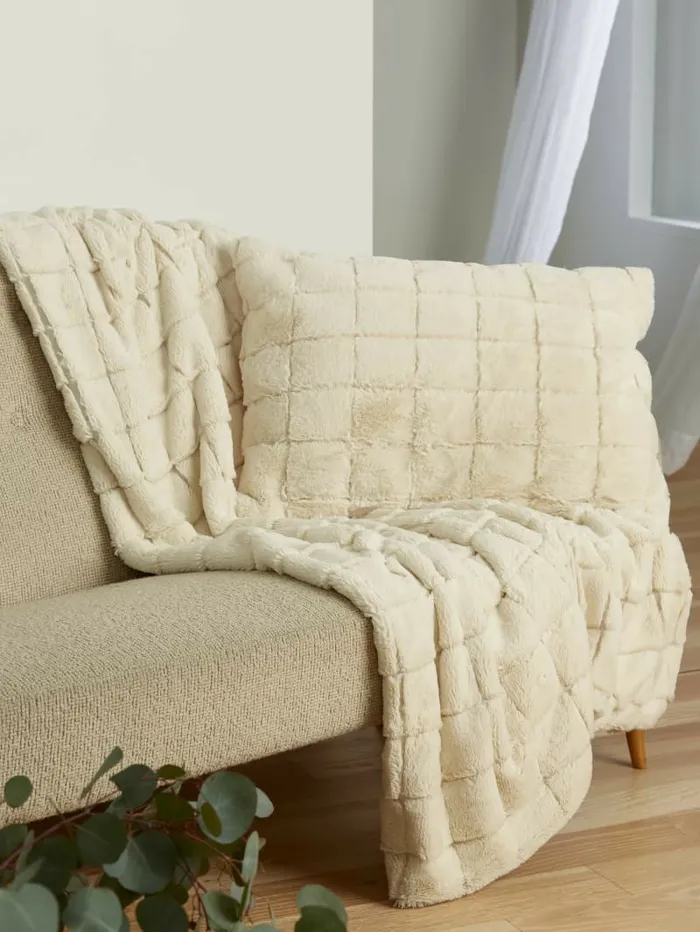 Quilted FauxFur Pillow White Multi Women Home GUESS Quilted FauxFur Pillow White Multi Women Home GUESS