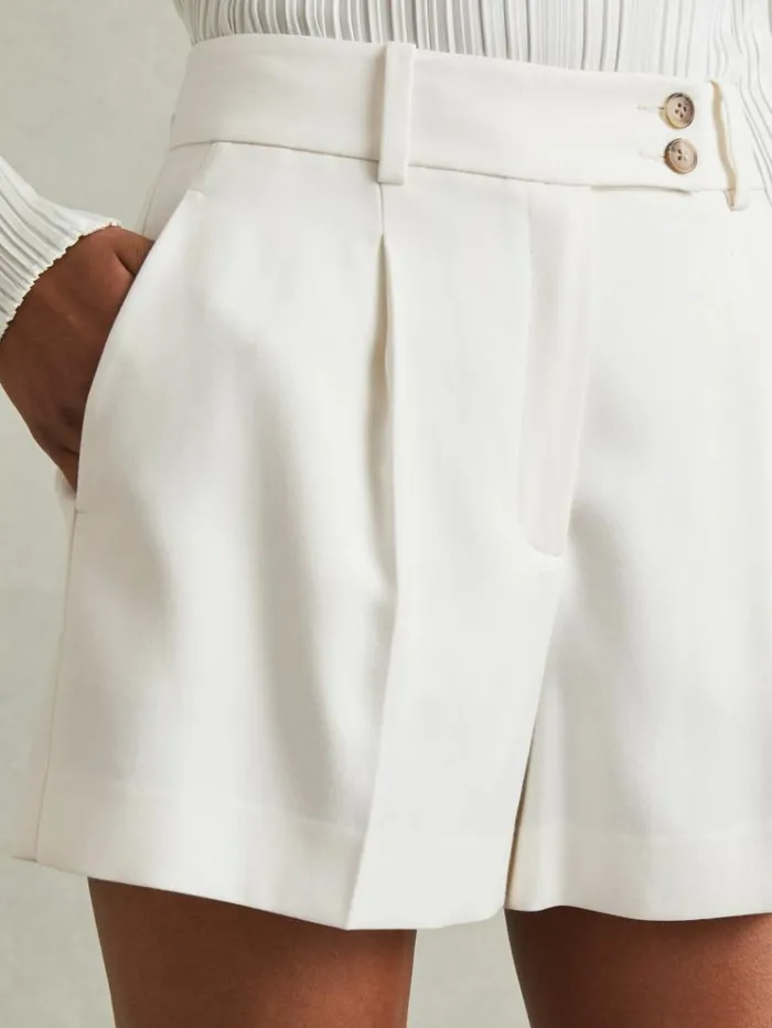 REISS Shorts Women Front Pleat Tailored Shorts Cream