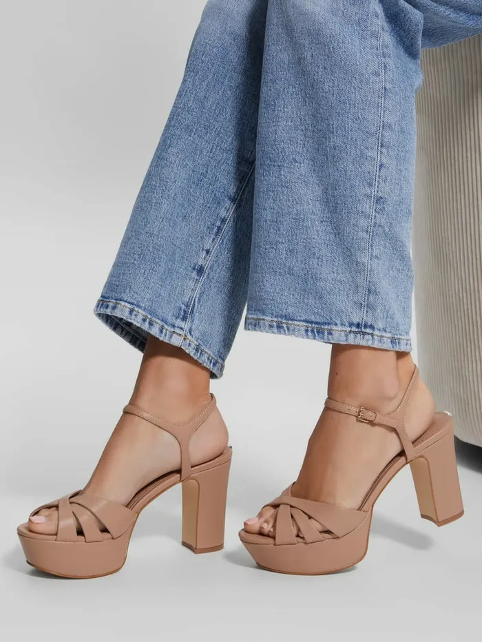 Sandals Women GUESS Haylo Crisscross Platform Block Heels Medium Natural 101 Sandals Women GUESS Haylo Crisscross Platform Block Heels Medium Natural 101