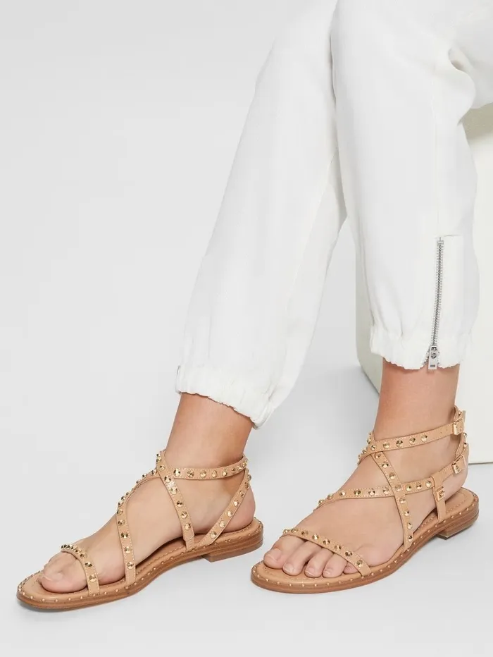Sandals Women Yamara Studded Strappy Gladiator Sandals Light Natural 110 GUESS Sandals Women Yamara Studded Strappy Gladiator Sandals Light Natural 110 GUESS