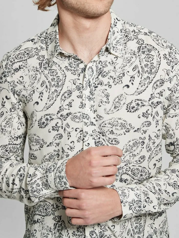 Shirts Eco Vintage Paisley Shirt Vintage Paisley Salt Whit 8211 GUESS Men Shirts Eco Vintage Paisley Shirt Vintage Paisley Salt Whit 8211 GUESS Men