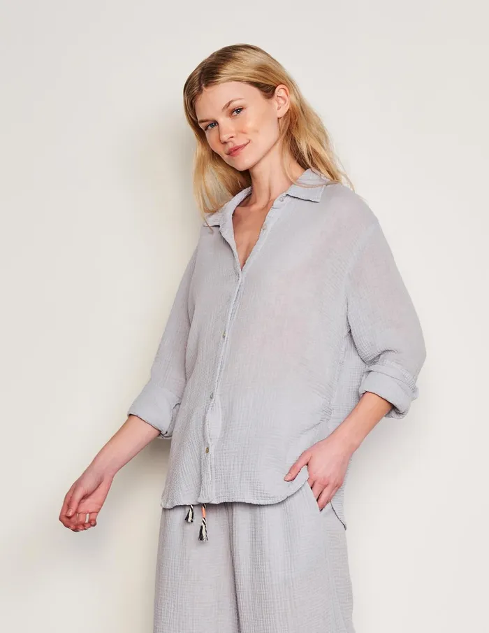 Sundry Clothing Shirting Women Women039s Classic Shirt In Blue Linen Blue Linen