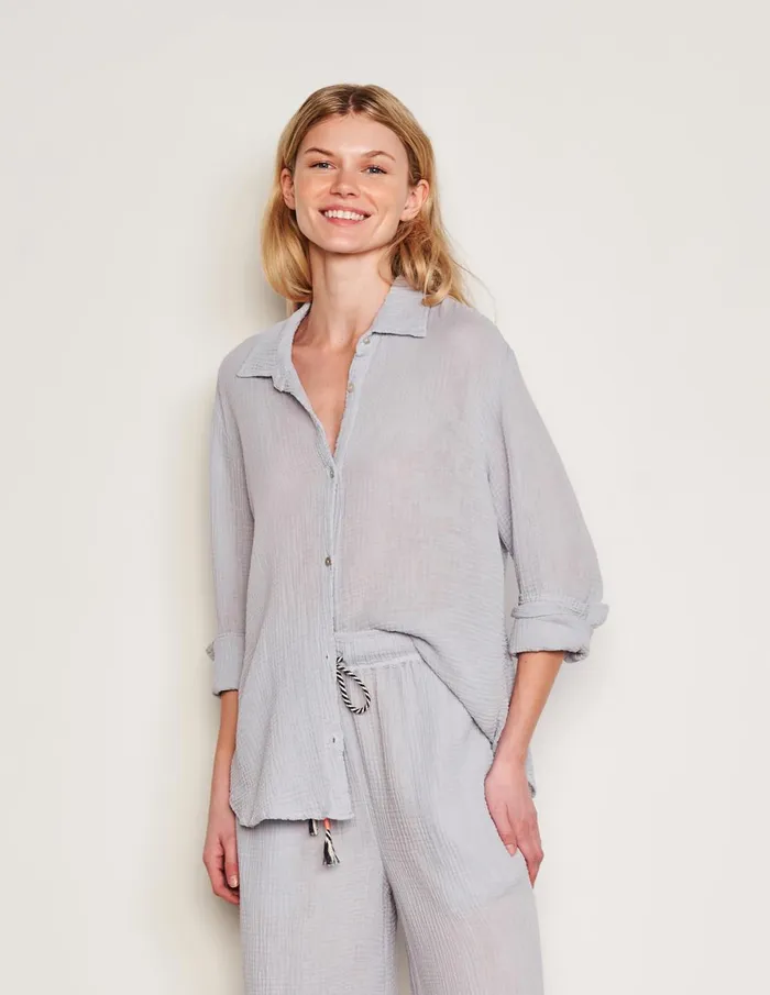 Sundry Clothing Shirting Women Women039s Classic Shirt In Blue Linen Blue Linen