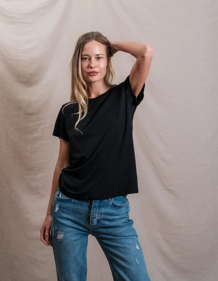 Sundry Clothing Tees Women Butter Soft Crew In Black Black Sundry Clothing Tees Women Butter Soft Crew In Black Black