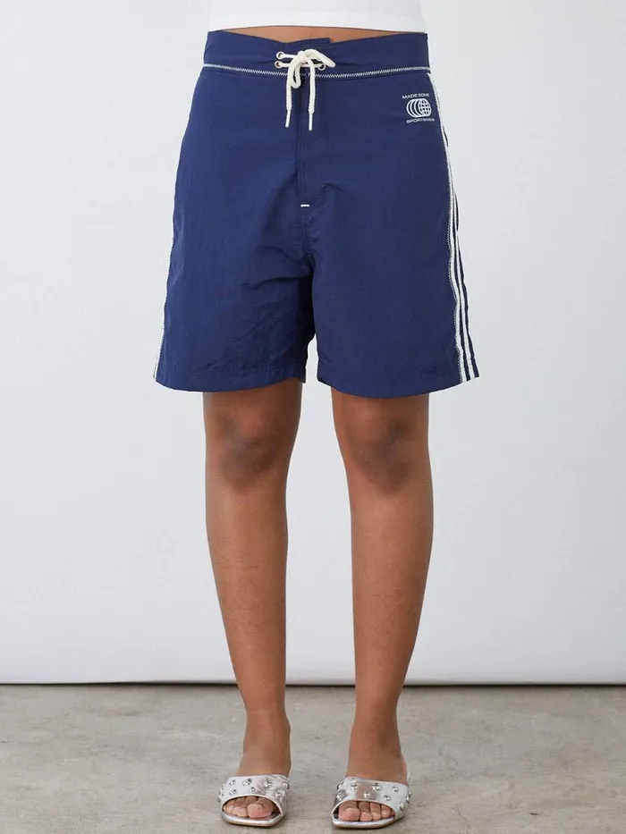 Women Made Some Long Shorts Navy and White Lisa Says Gah Shorts