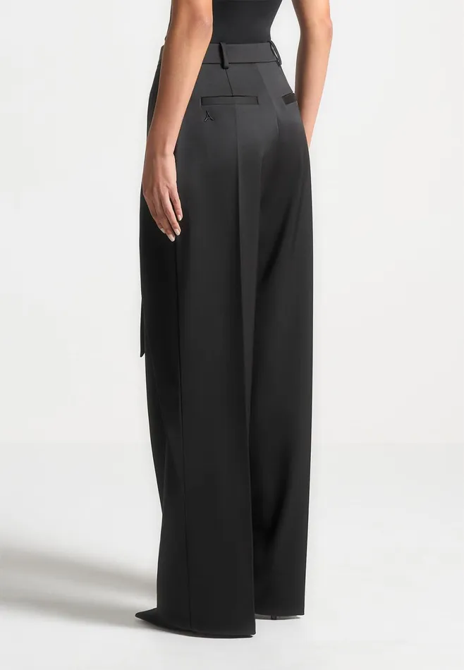 Women Manire De Voir Foldover Sateen Trousers With DRing Belt Black